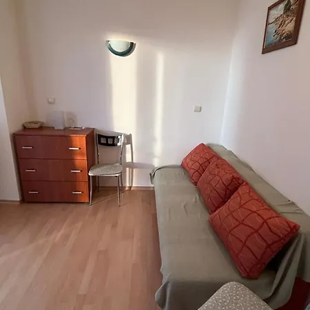 Apartment Cozy With 2 Bedrooms And Sea View