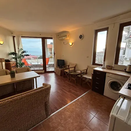 Cozy With 2 Bedrooms And Sea View Apartment *